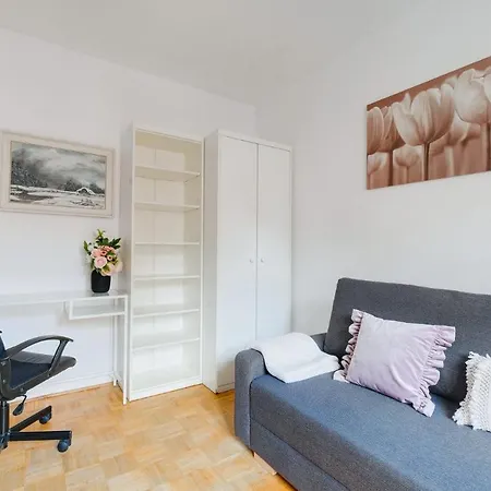 2 Bedroom In Location Apartment