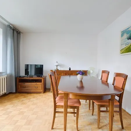 2 Bedroom In Location Apartment