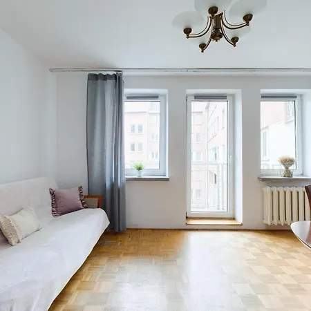 2 Bedroom In Location Apartment